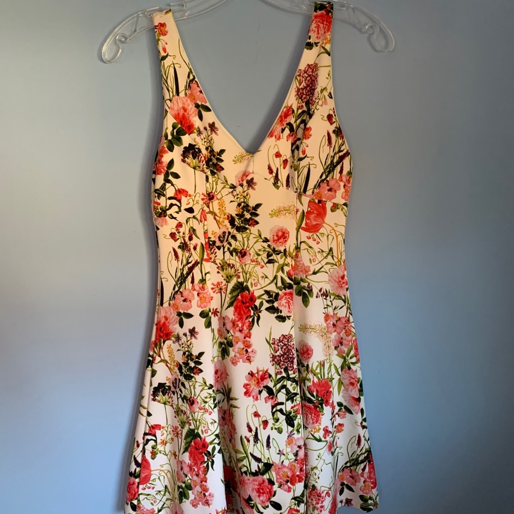 Floral Summer Dress Sz Small
